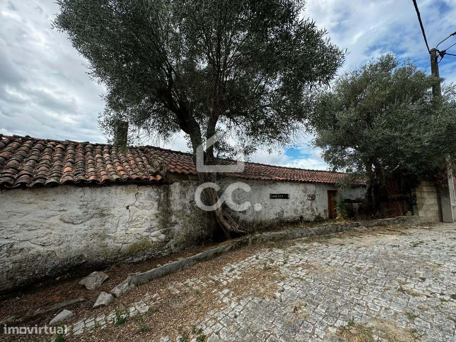 Moradia para reconstrução com excelentes áreas em aldeia acolhedora pe