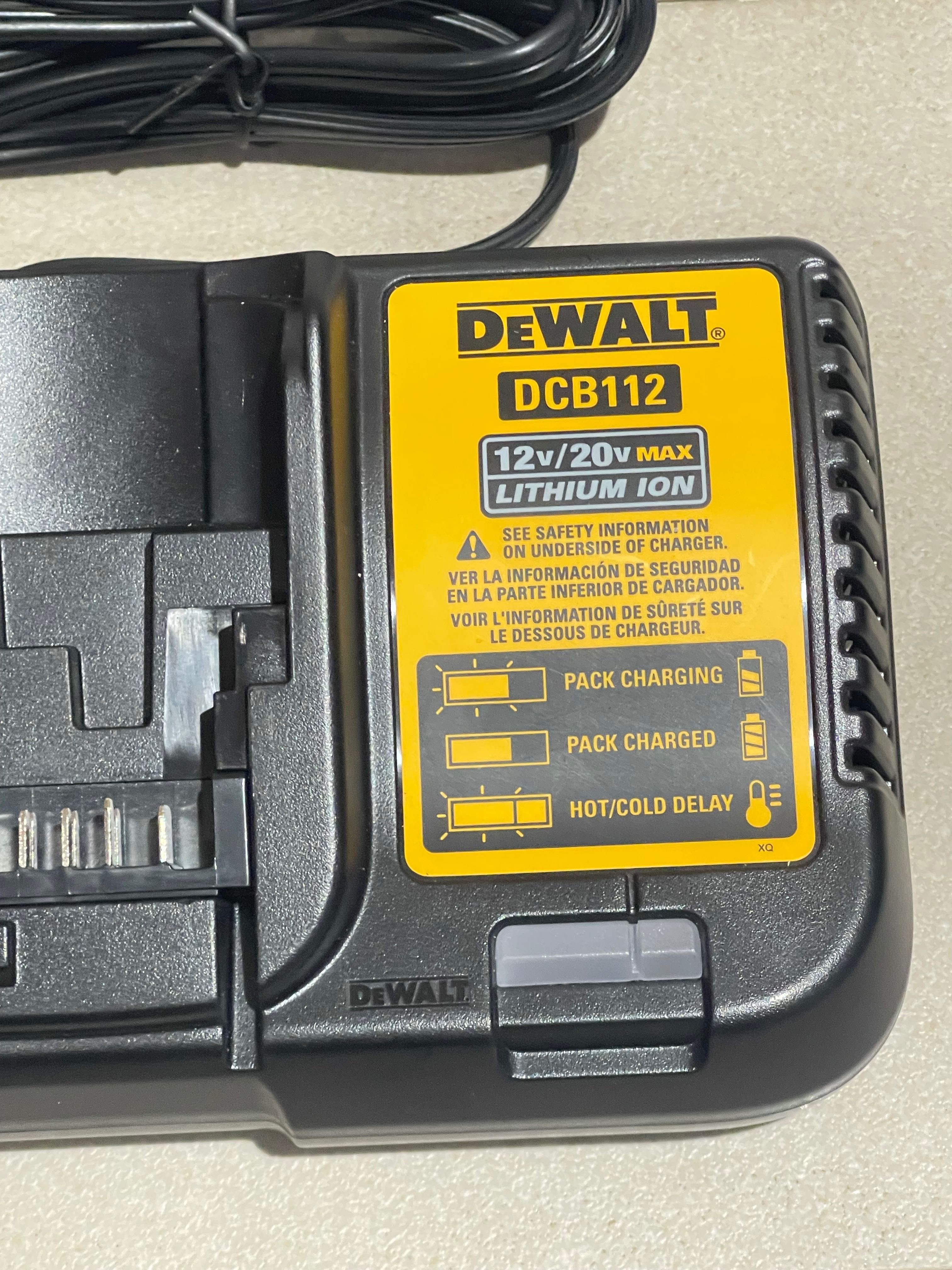 Dewalt Carregador