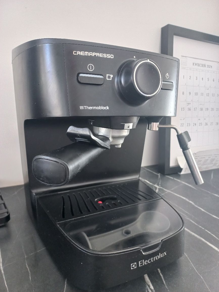 Ekspres do kawy Elektrolux Cremapresso
