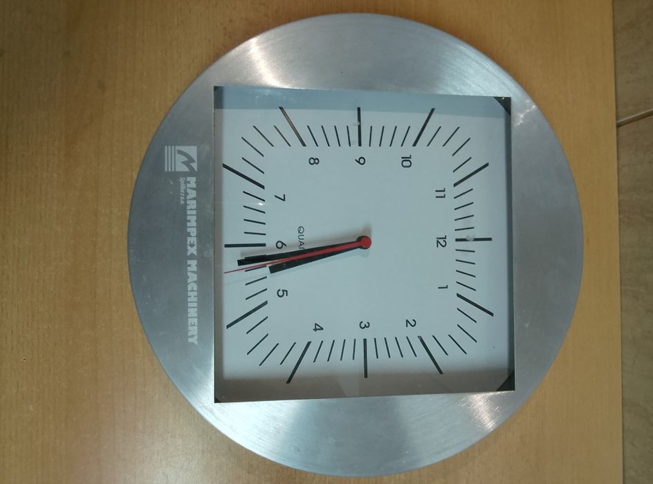 Zegar ścienny Quartz średnica 30 cm