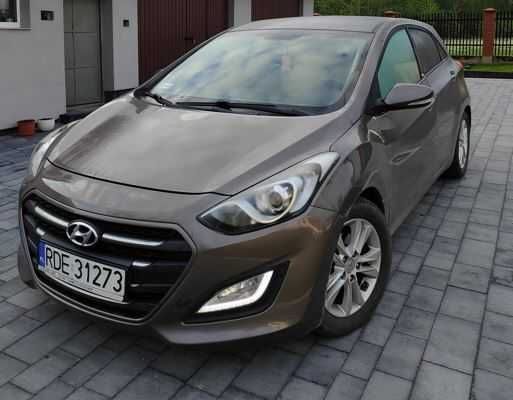 Hyundai i30 1.6 CRDI/ NAVI kamera/Full LED/Bogata wersja/2 kpl.kół ALU