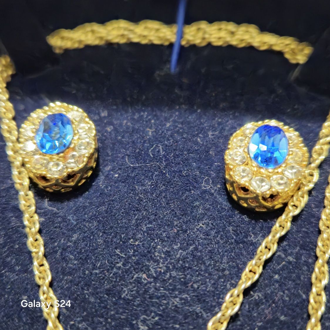 Biżuteria Art de France,naszyjnik i kolczyki z kamieniami Swarovski