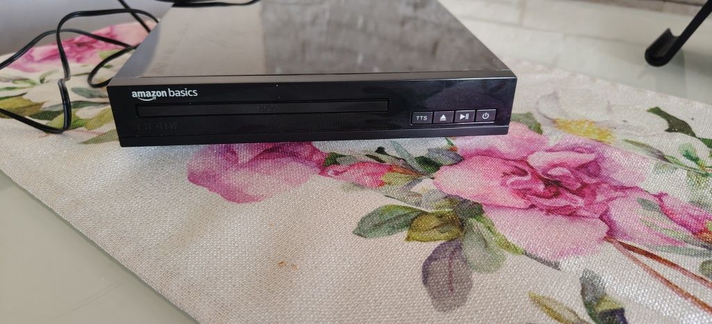 Mini DVD Player. Amazon Basic