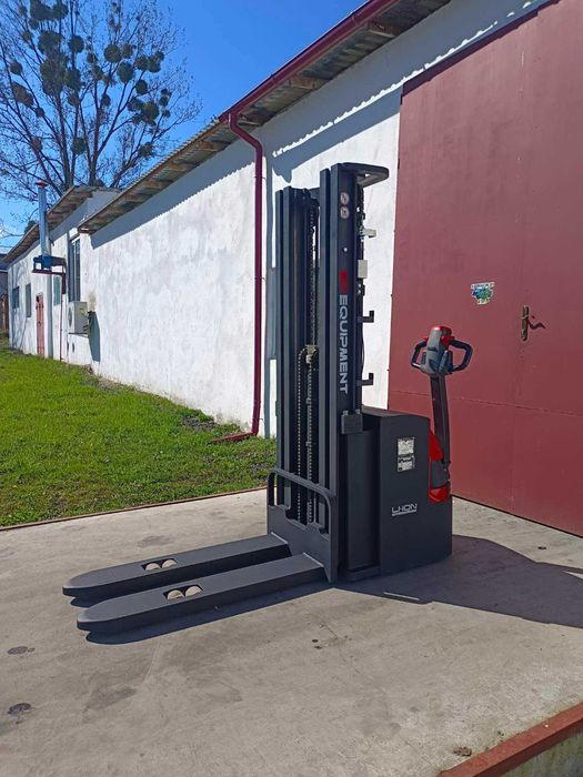 Штабелер електричний 774 EP ES16 1,6т 4,50 м Lion АКБ