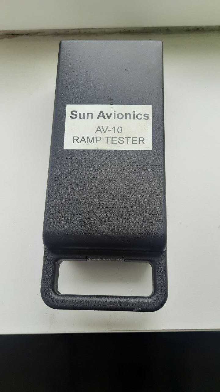 Универсальная КПА для проверки авионики AV-10 AVIONICS RAMP TESTER