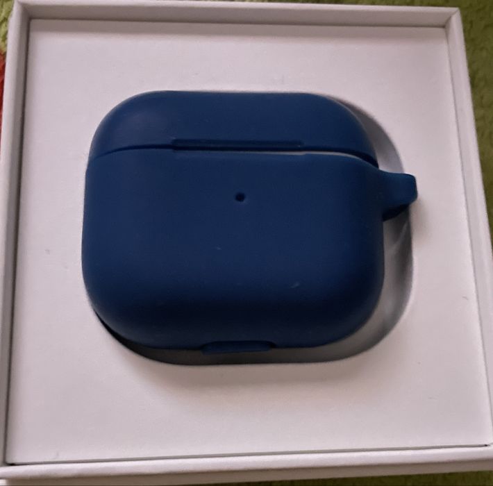 Продаю свои AirPods 3