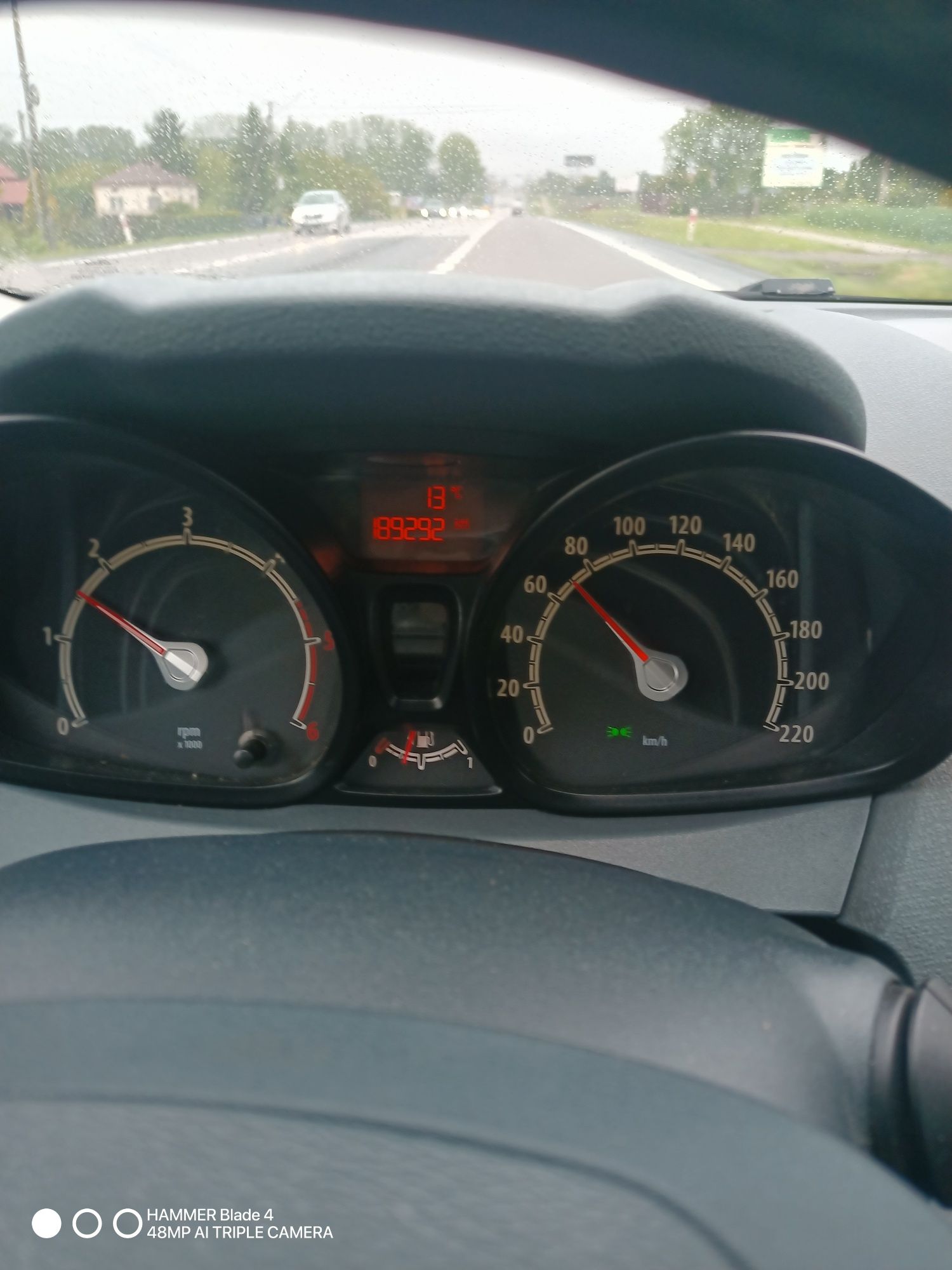 Sprzedam Auto trzeci użytkownik auto ma normalne ślady użytkowania