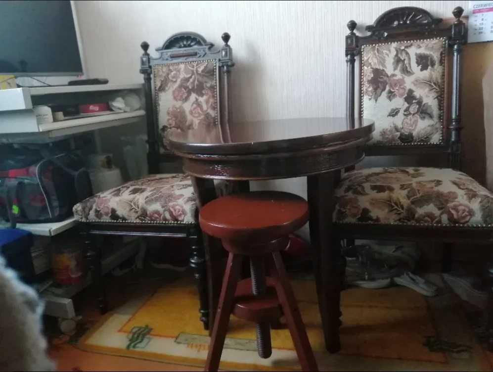Stół i krzesła- antyk