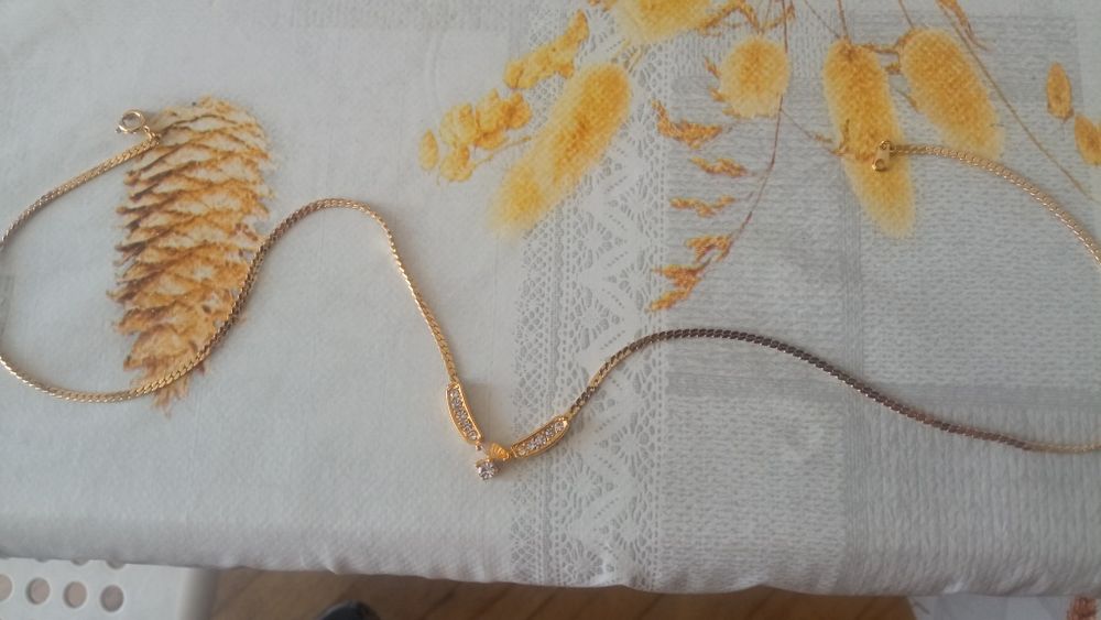 Sprzedam zestaw .Zawieszka + bransoletka .O tematyce jeździeckiej . Wi