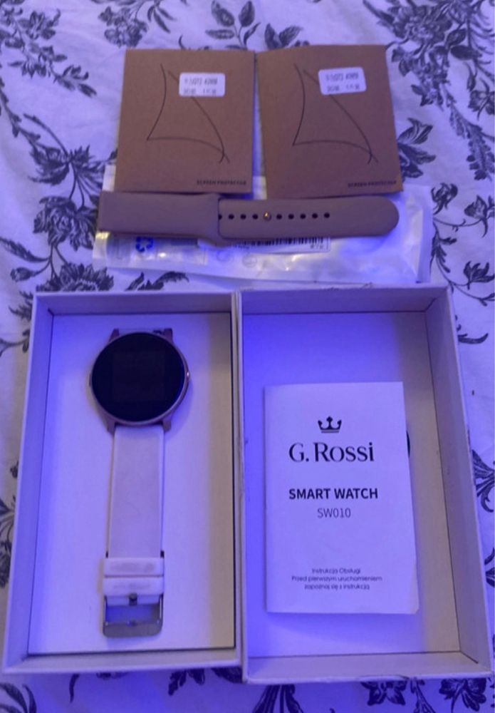 Smartwotch okragla tarcza, dwa paaki plus ochrona tarczy