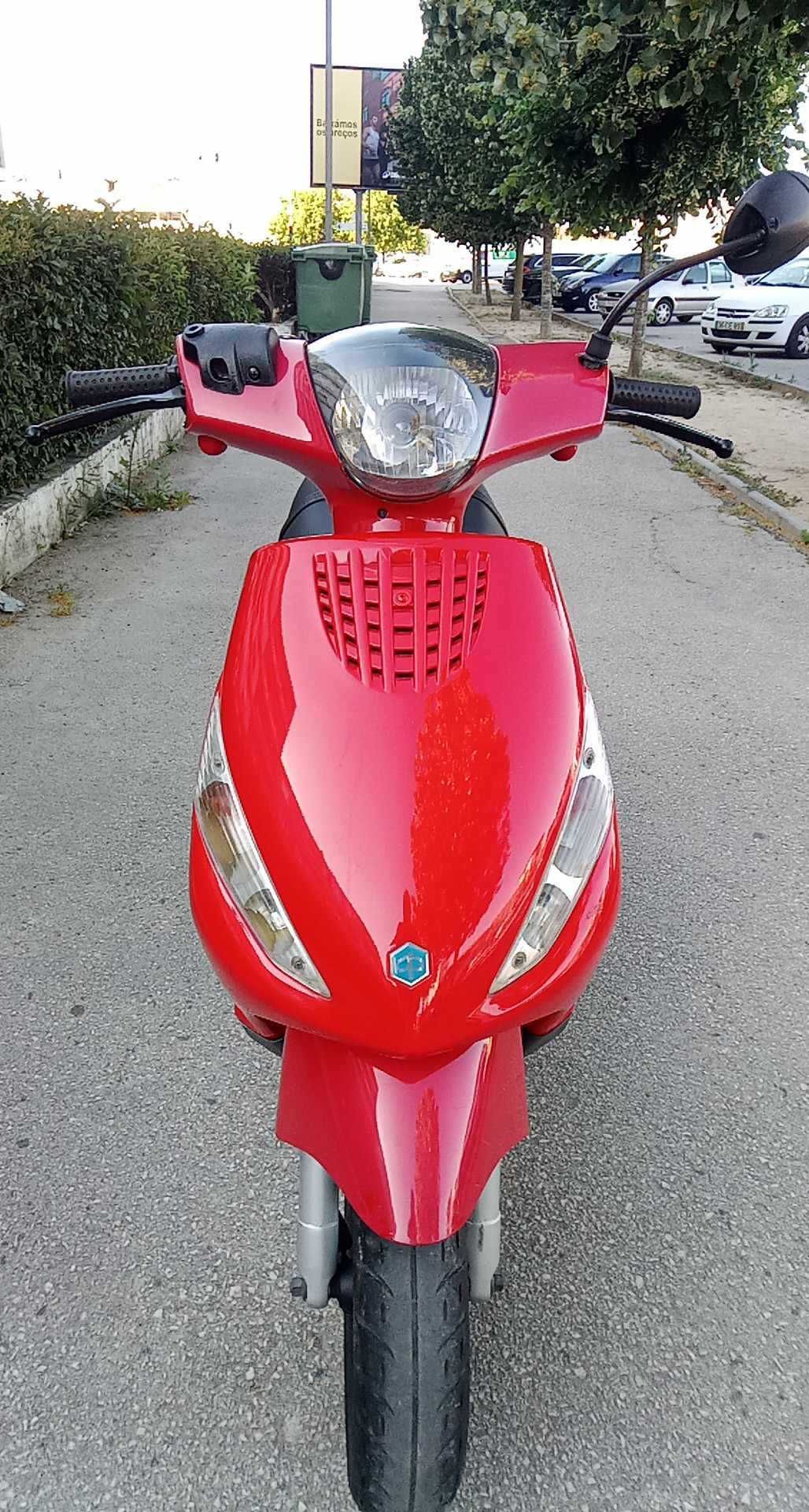 Scooter Piaggio Zip 100 cm3 sómente 20.000 kms.