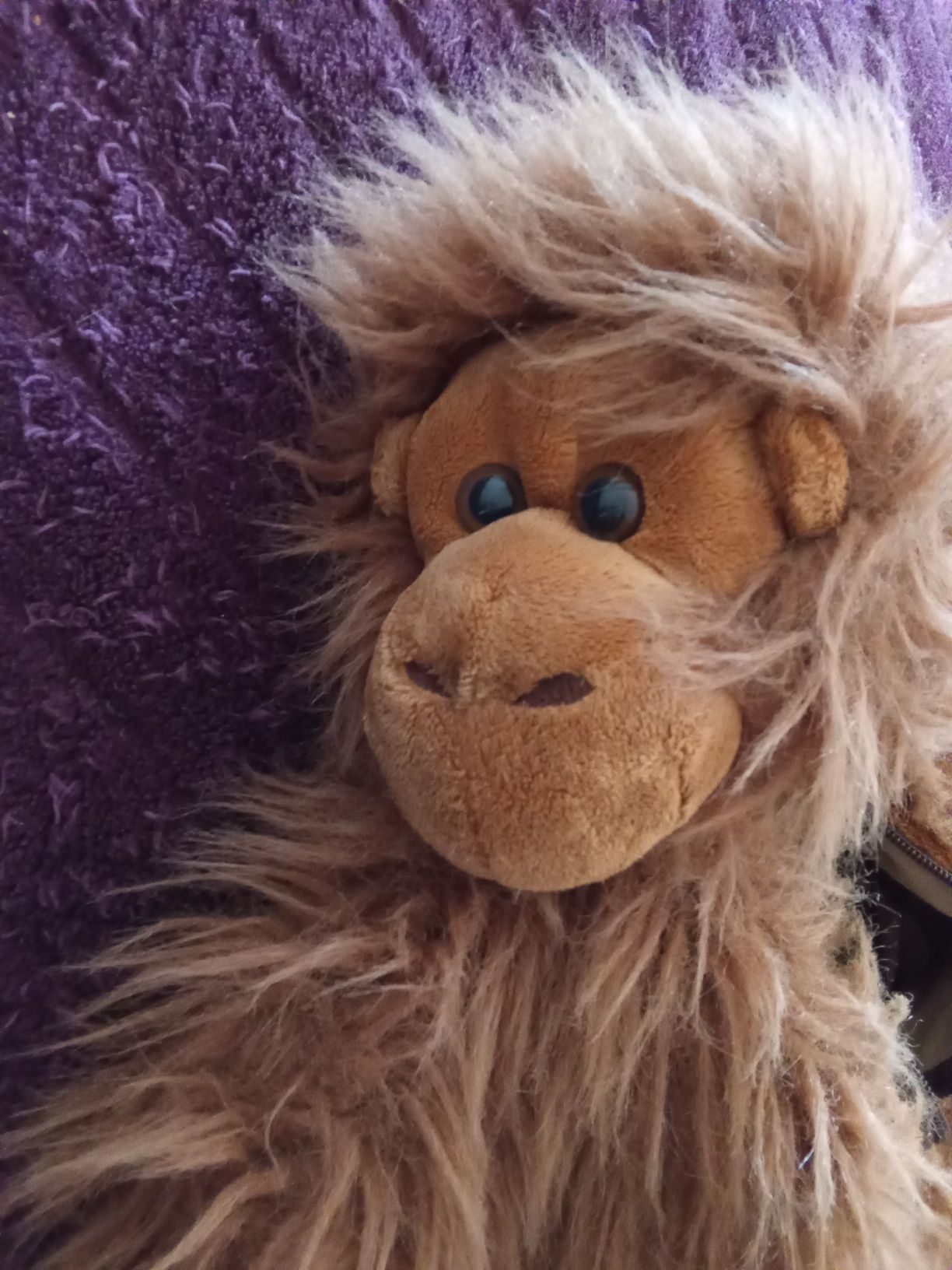 Mochila peluche para adultos/jovens em formato de macaquinho