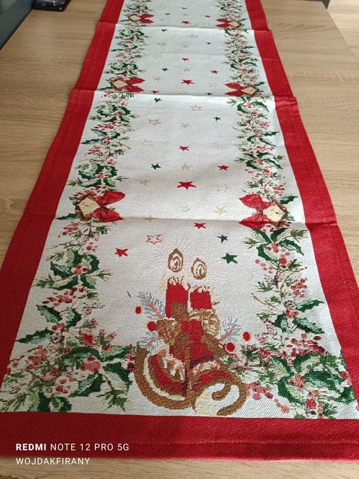 Bieżnik czerwony gobelinowy świąteczny na stół bożonarodzeniowy 40x150