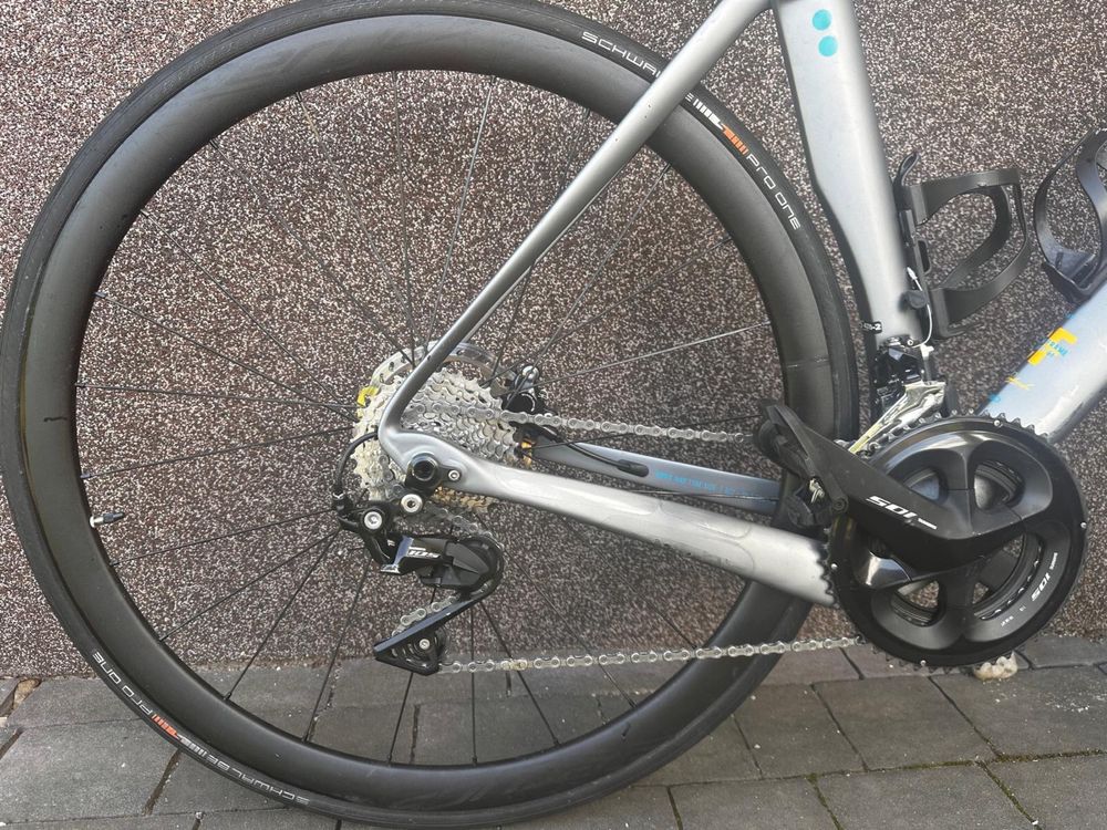 Rower szosowy Rondo CF2, full carbon, rozmiar 54, shimano 105