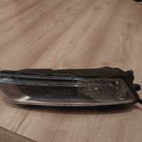 Halogen Toyota Avensis Verso 01-09 lewy