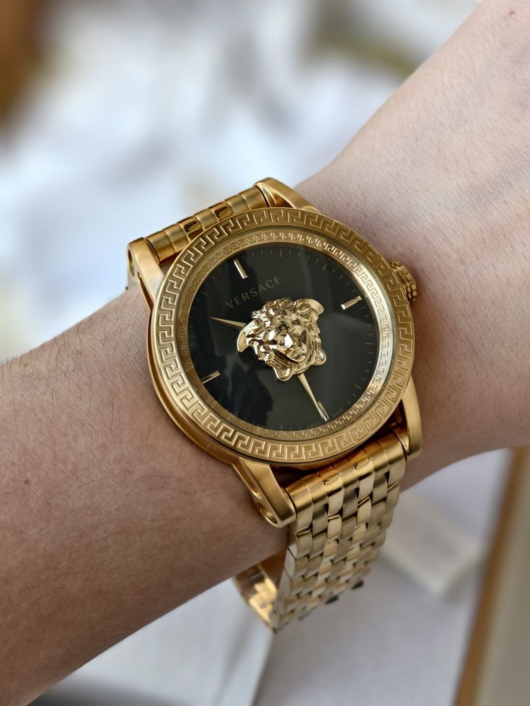 Жіночий годинник Versace