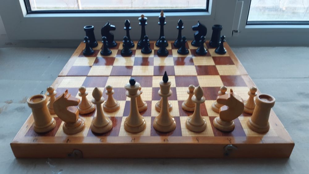 Шахматы  с доской 45 на 45 ,и 37 на 37