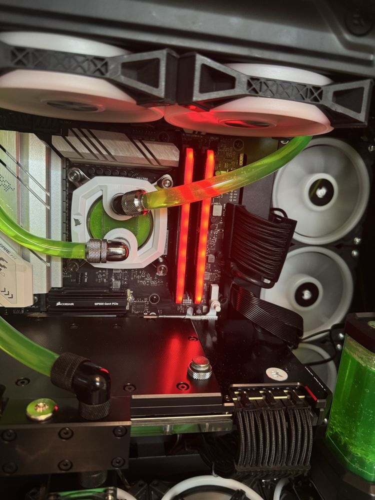 Оперативна памʼять Corsair 16gb DDR4 3600 CMH32GX4M2D3600C18