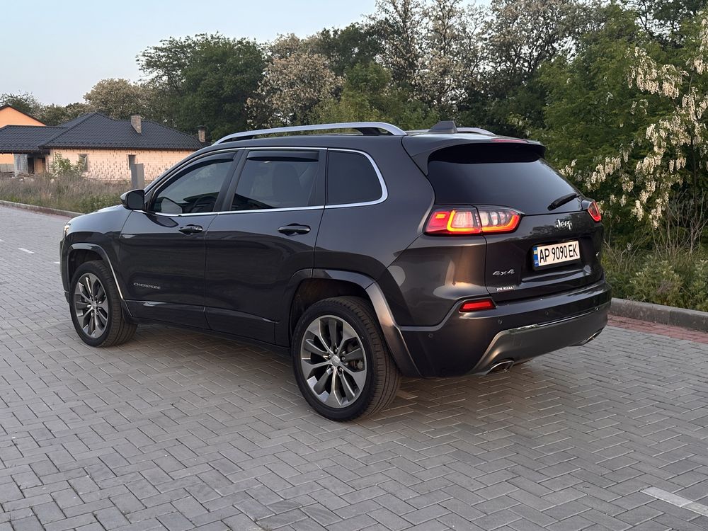 Jeep cherokee Overland