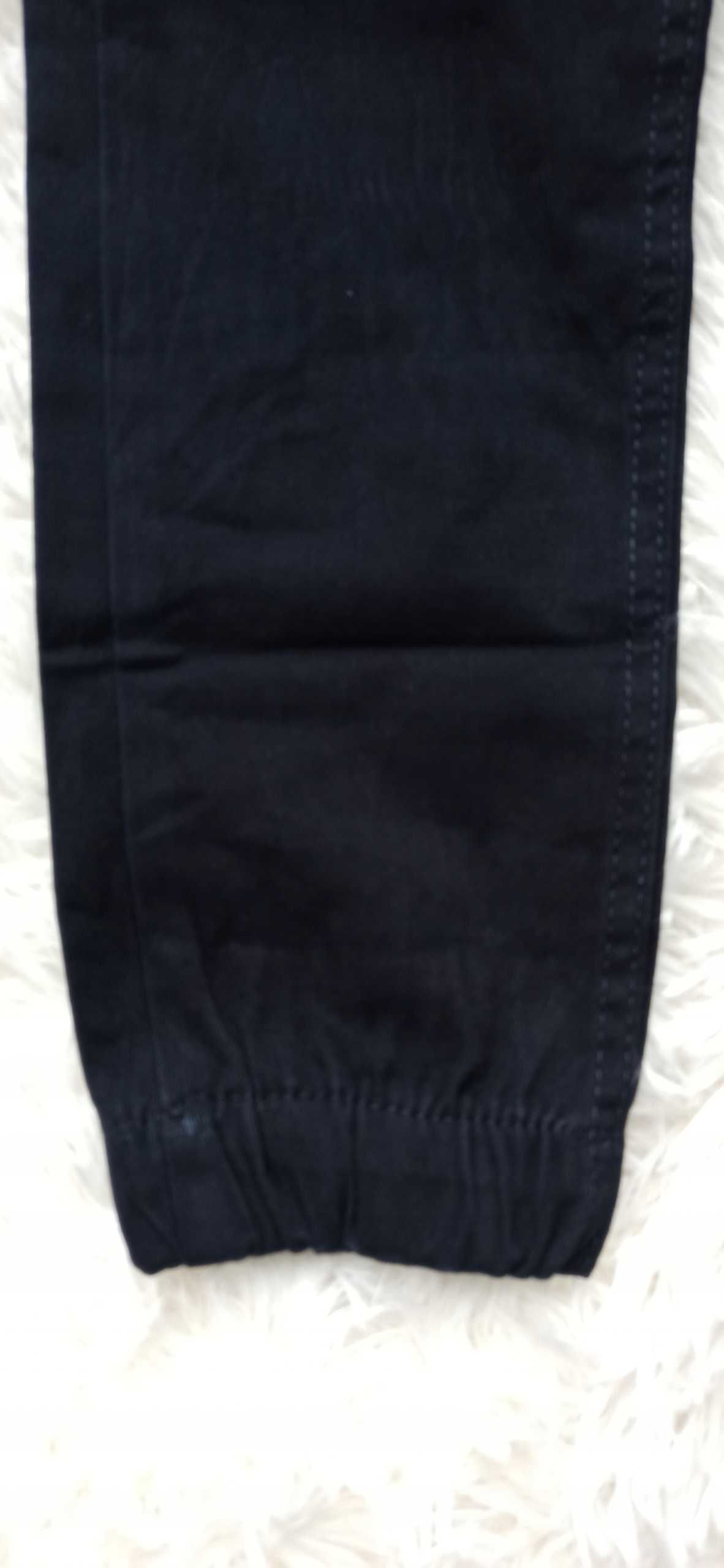 Spodnie czarne dla chłopca bawełna nowy rr.,158-164