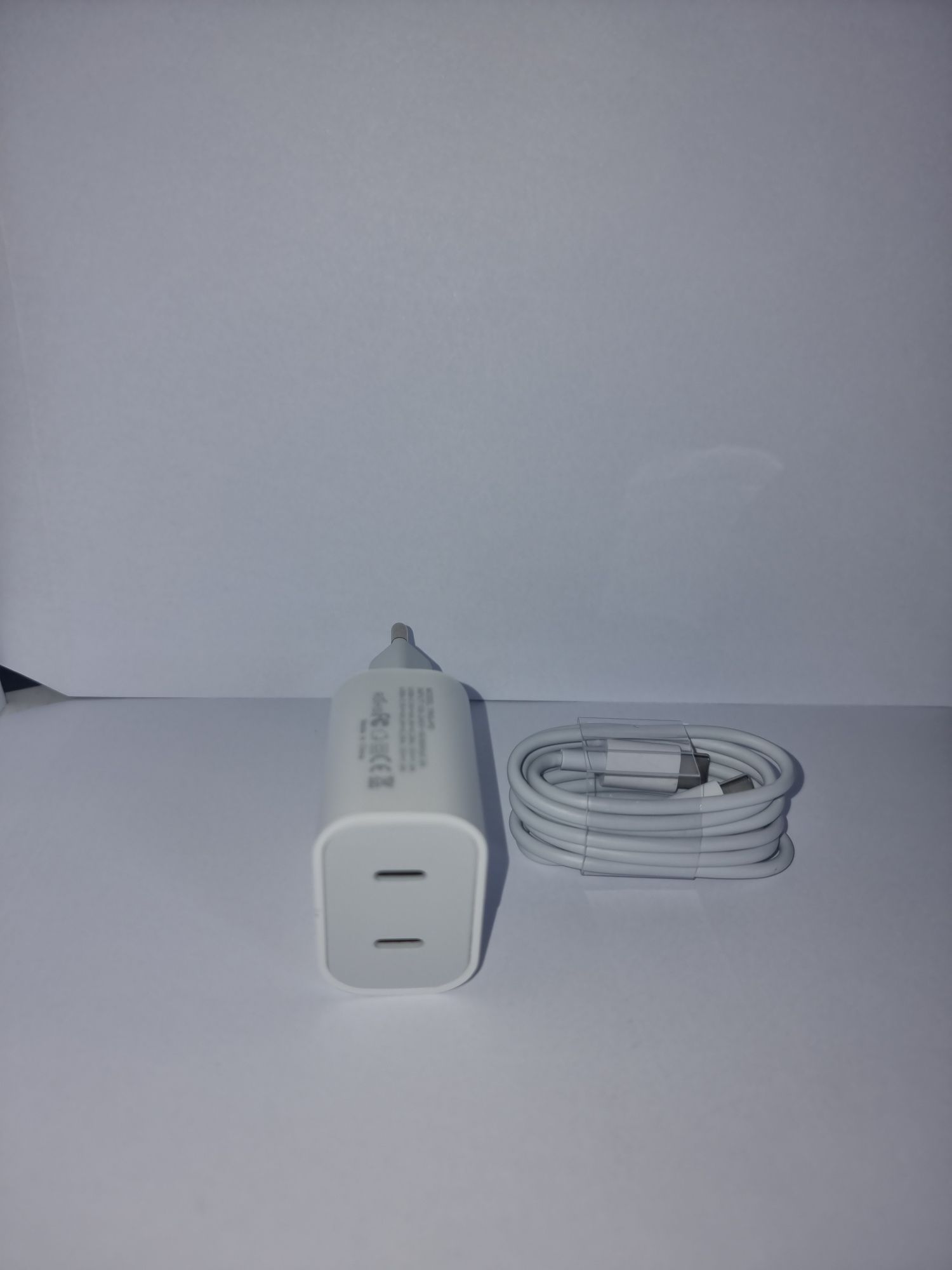 Ładowarka 40W USB C (Szybkie ładowanie,wyrzymały kabel,2 porty)