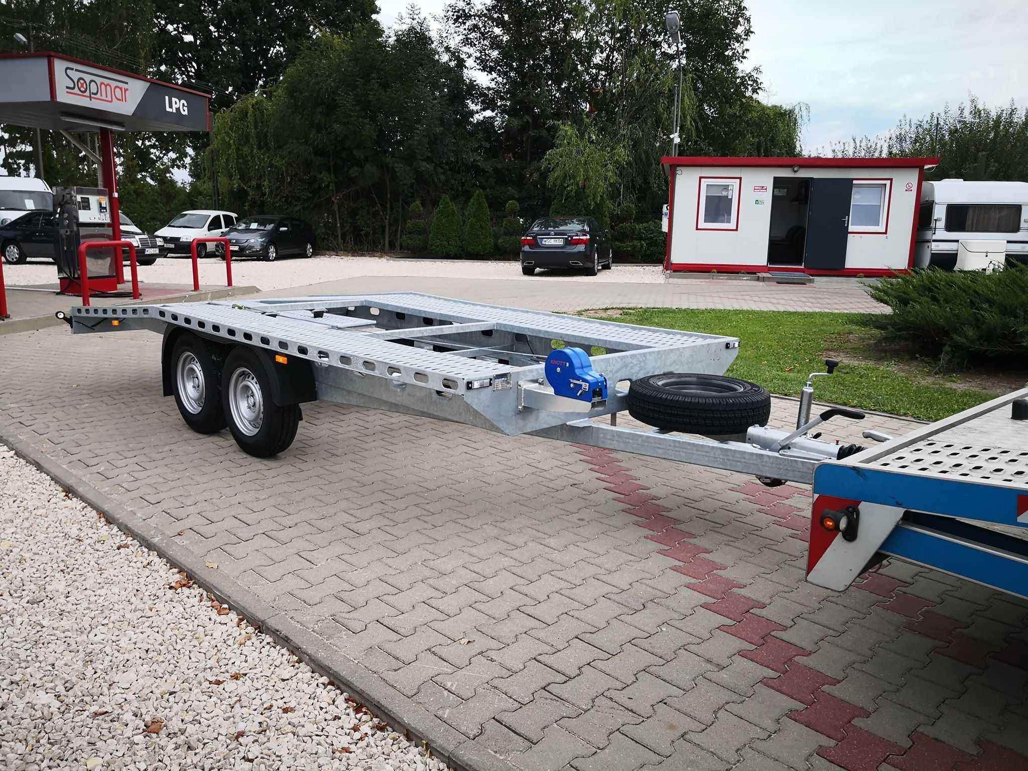 Wypożyczalnia wynajem przyczep lawet autolawet Busów Sopmar