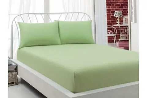 Простирадло махрове двоспальне на резинці з наволочками 50х70 см.