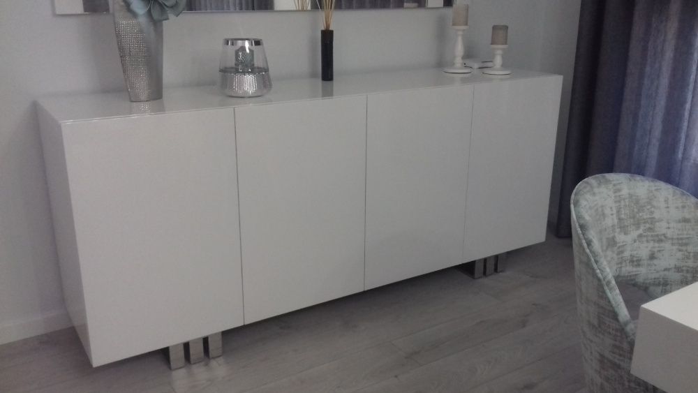 Aparador Alto Brilho Pés Inox