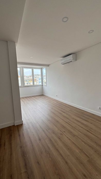 T2 Totalmente Remodelado no Laranjeiro.