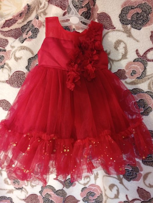 Плаття на дівчинку 1-2 года пишне