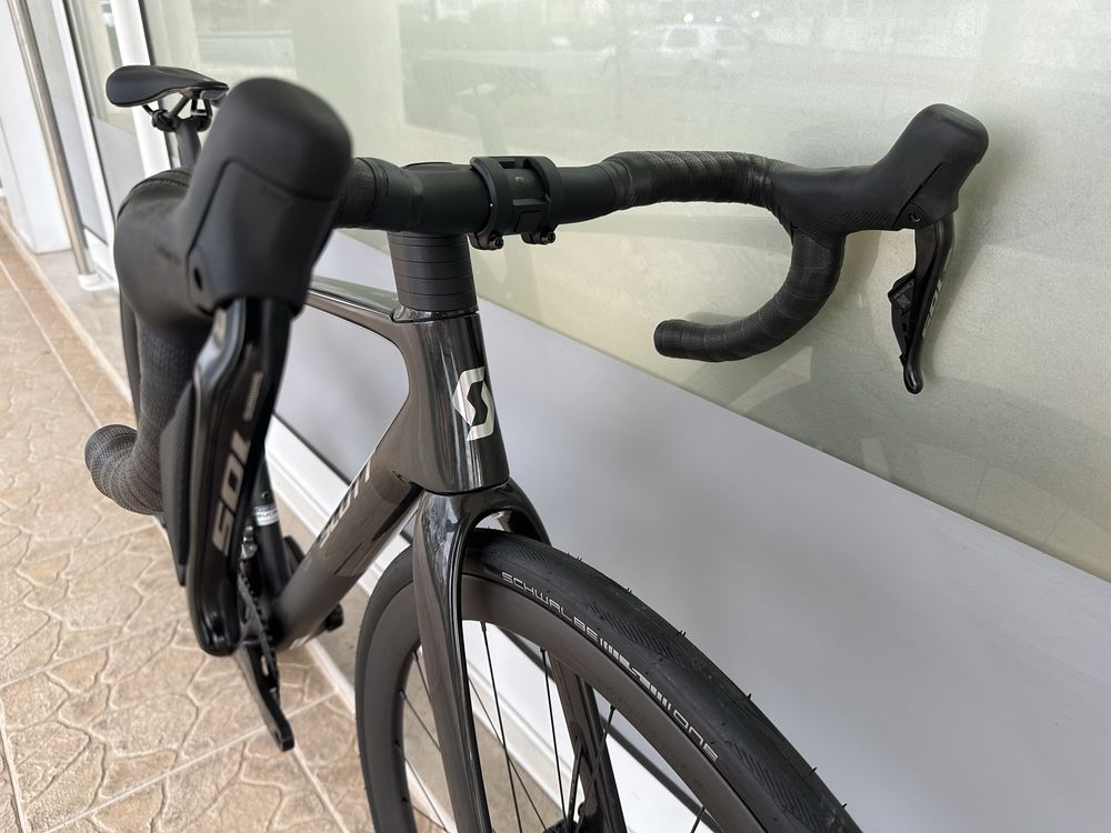 Bicicleta Scott Addict RC - NOVO MODELO 2025
