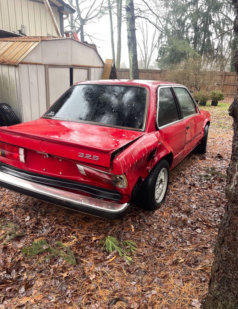 BMW E30 325i COUPE