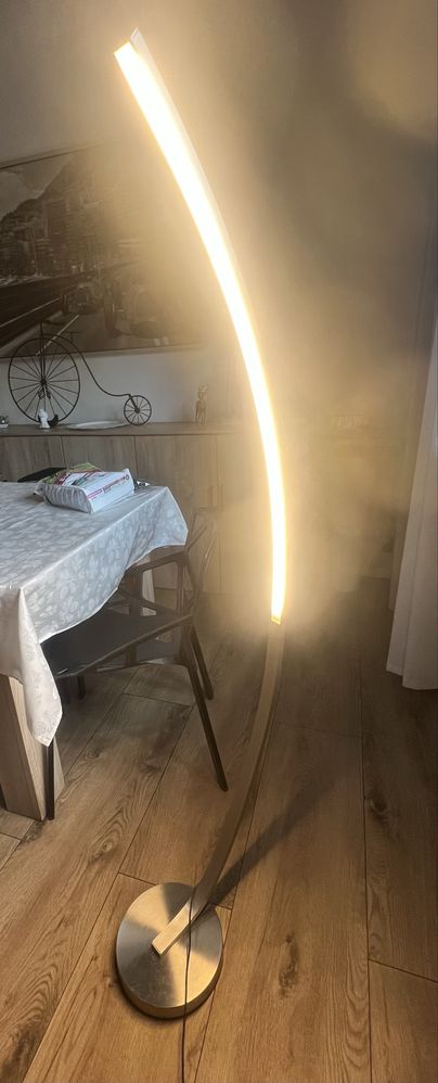 Lampa Led stojąca