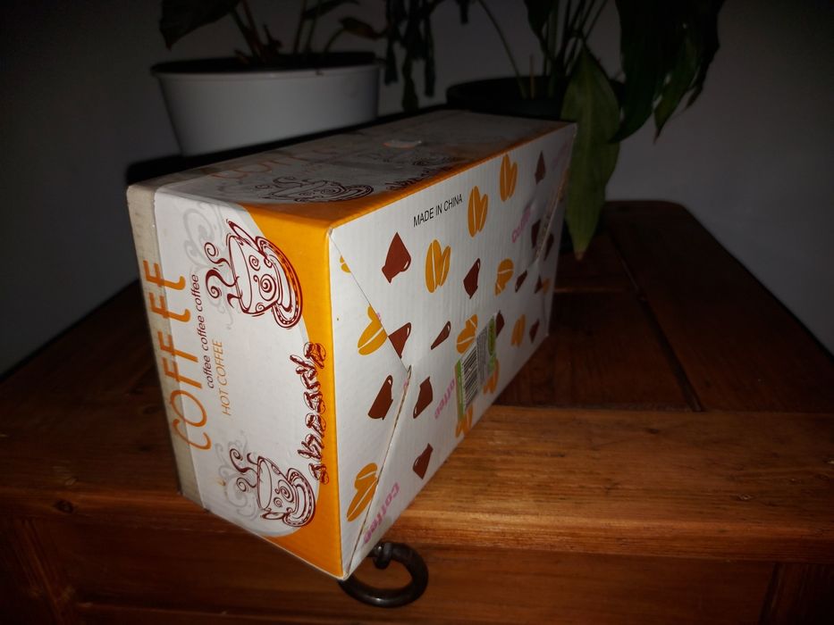 Dwa kubki z łyżeczkami NOWE