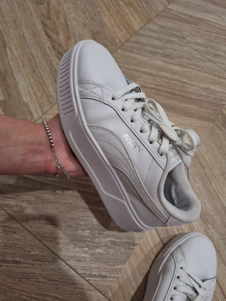 Кросівки PUMA Karmen L 384615 01
Білий