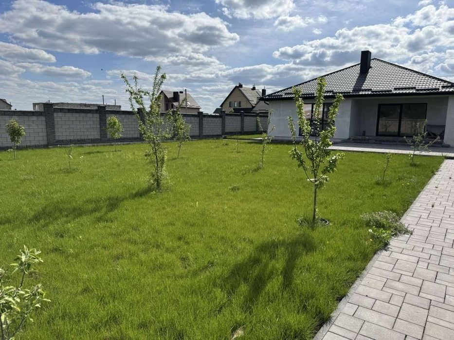 "Просторий  будинок "американка" з ділянкою 16,5 сот