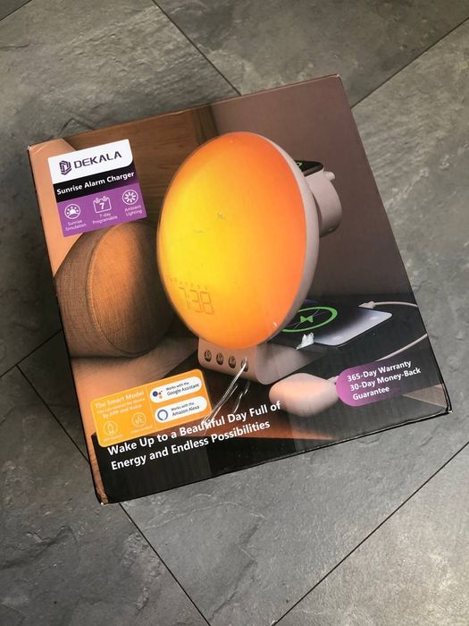 Dekala SRWW-S Настільний годинник будильник із бездротовою зарядною