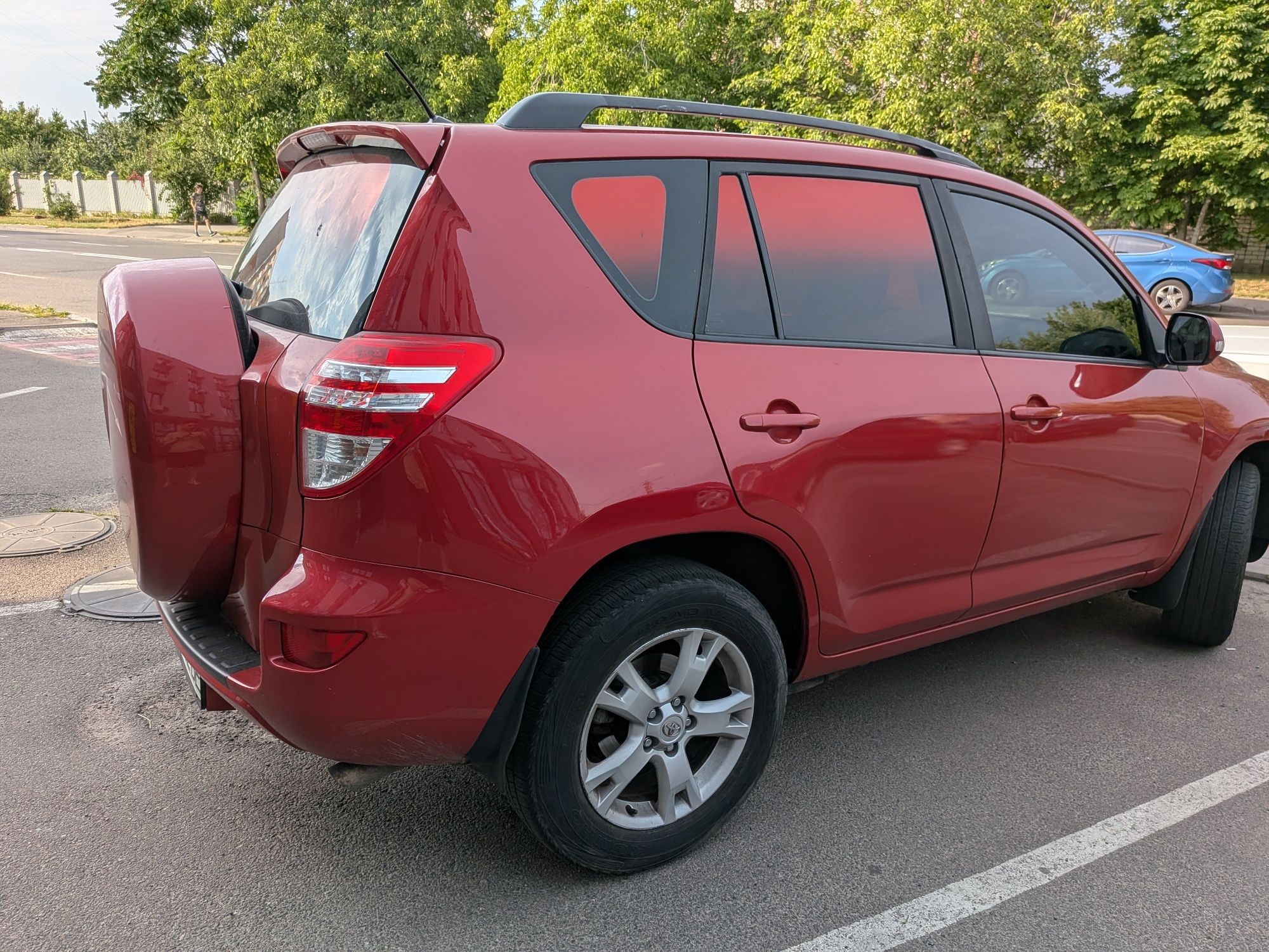 Продам коня RAV4 2009