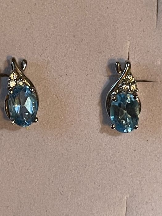 Złote kolczyki z topazami i diamentami