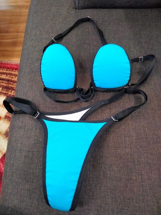 Biquini molde fita adesiva.