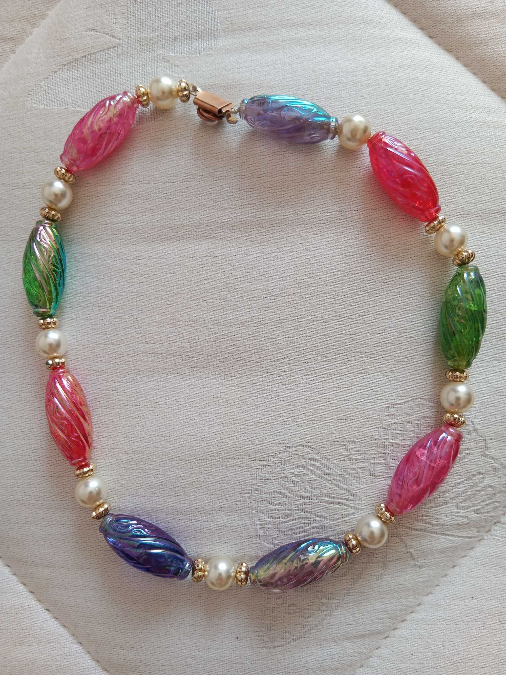 (8) colar (cada 4€)