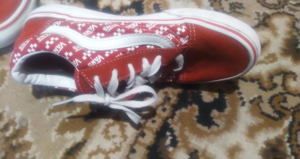 Продам кеди VANS