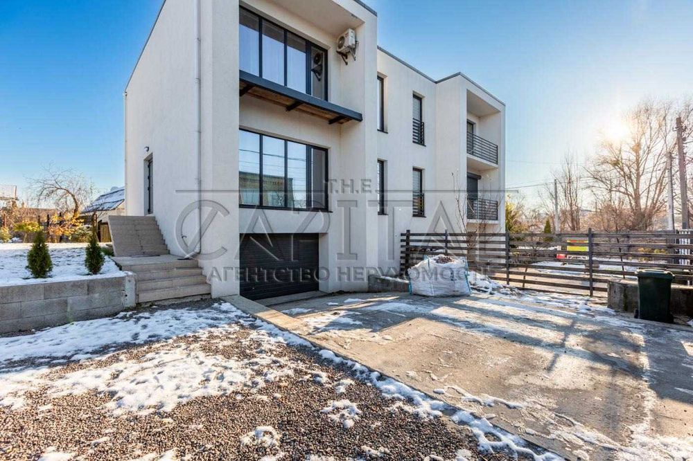 Продаж Дуплекс, Солом'янський район, пл. Шевченка, 180 м2