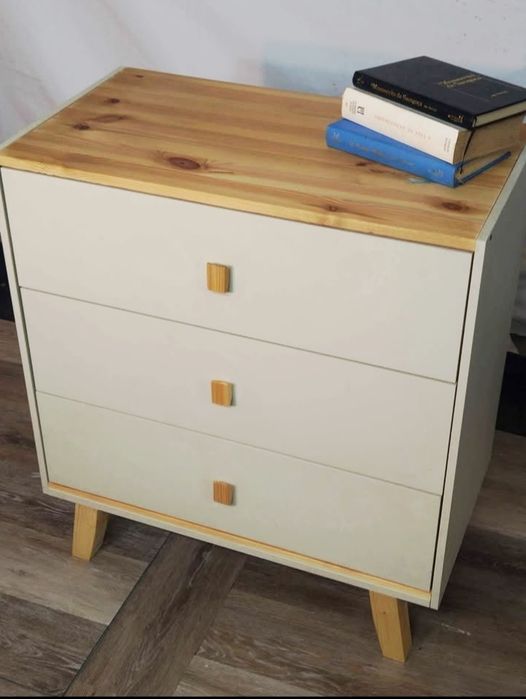 Cómoda com 3 gavetas única