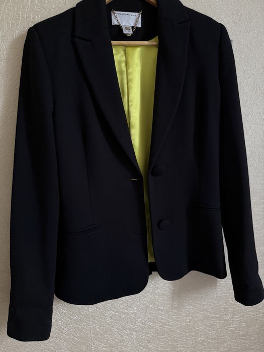 Продам стильний жіночий піджак торг