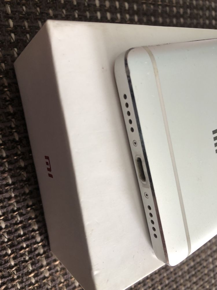 Xiaomi Redmi 4 Prime 32GB — на запчастини, після втоплення