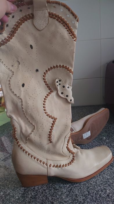 Botas únicas em pele feitas em Itália