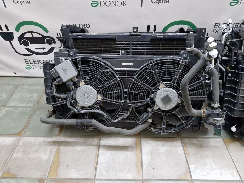 Радіатор касета радіаторів дифузор вентилятори Nissan Leaf 18-25 р.в.