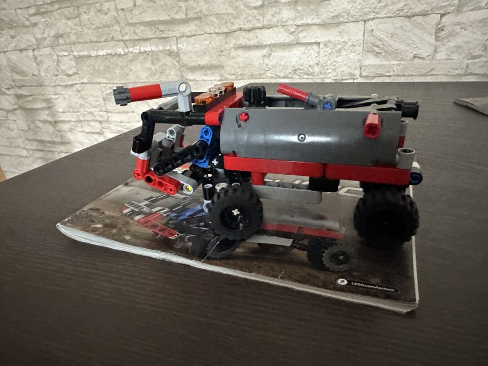 LEGO Technic 42084 Hakowiec