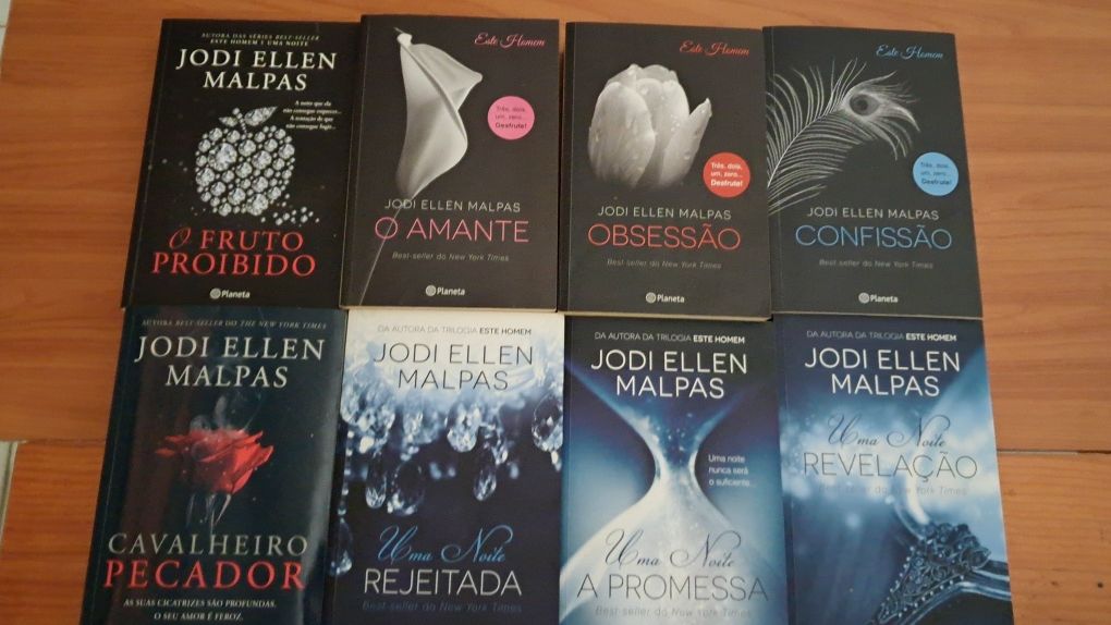 Literatura erotica E L James,  Megan Maxwell,  Sylvia Day, J R Ward